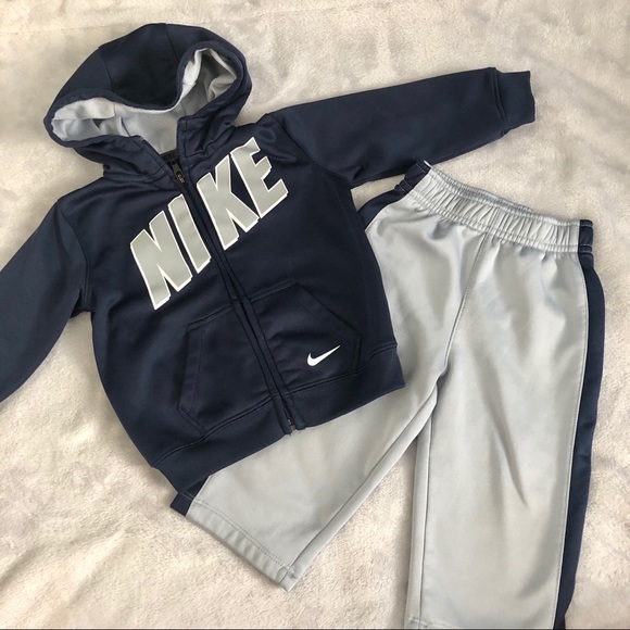 nike matching sweatpants and hoodie